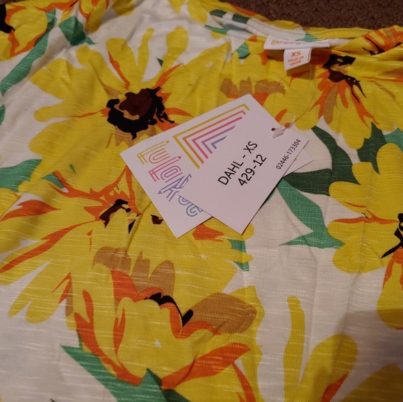 Lularoe Dahl XS - Picture 2 of 2